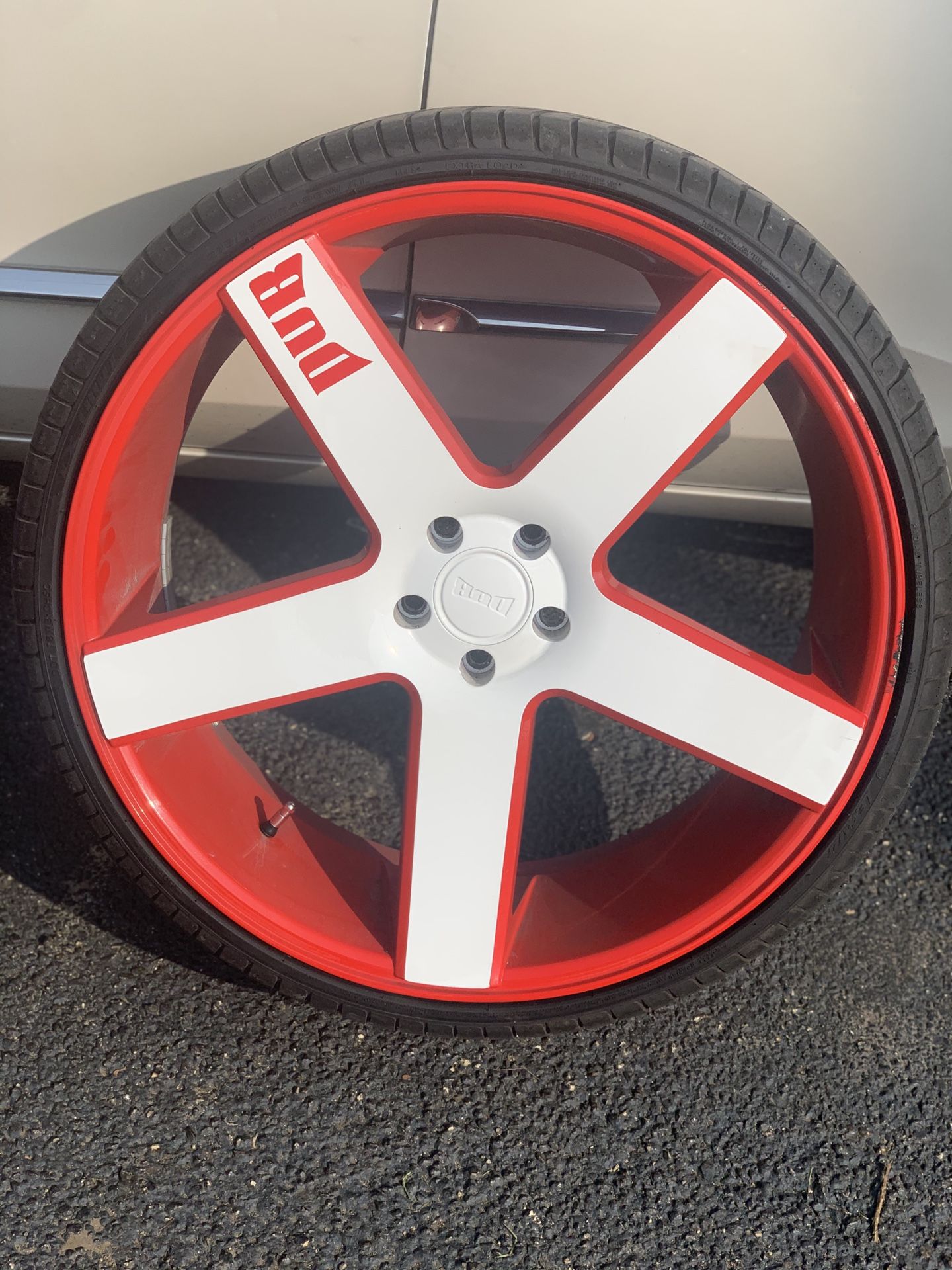 24” Dub Ballers with tires