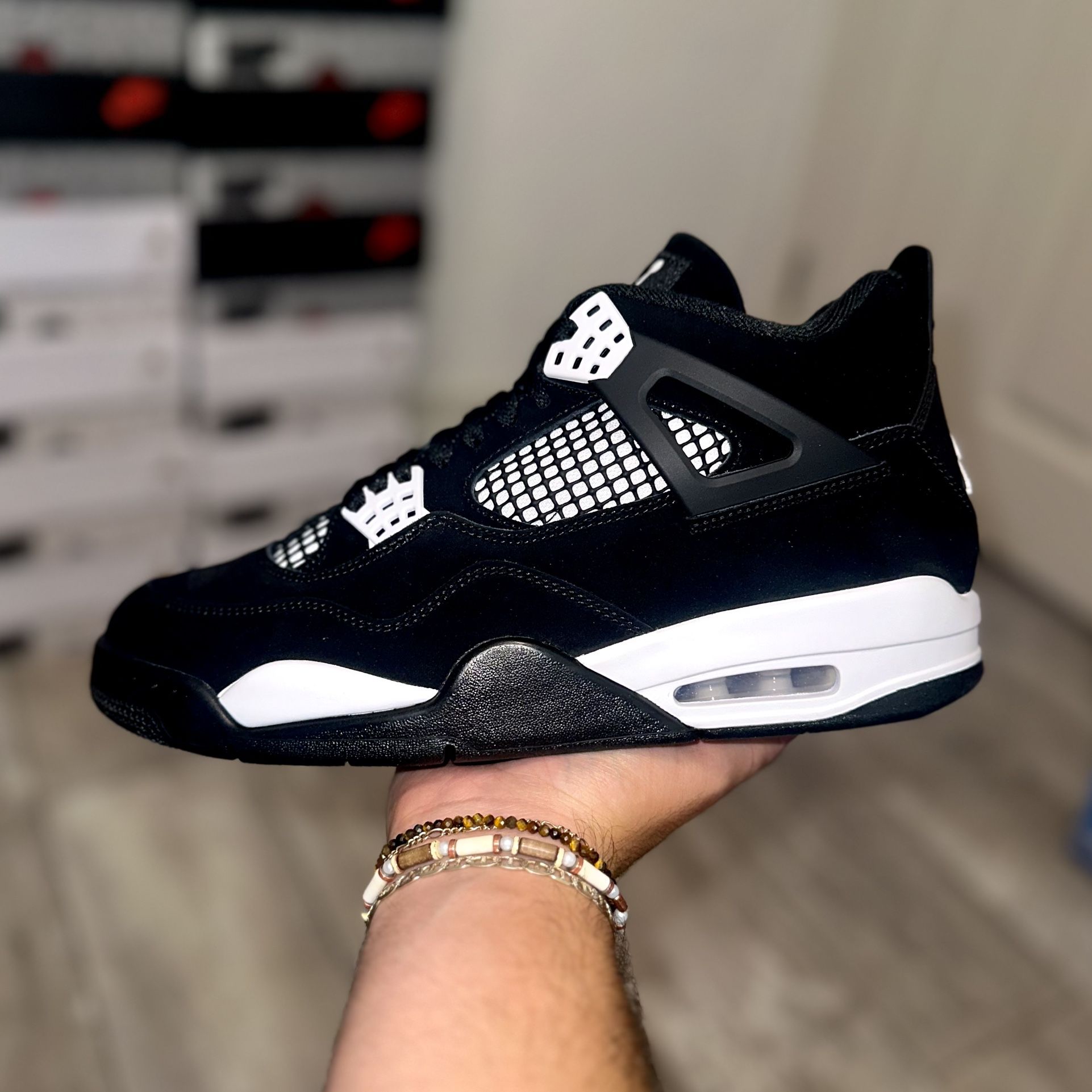 Jordan 4 Retro “White Thunder” Sizes 10.5 / 11 / 14 IN HAND BRAND NEW