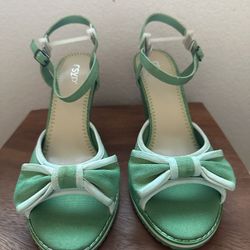 Nordstrom rsvp Designer Sandals BRAND NEW  sz 9,5 Grass Green