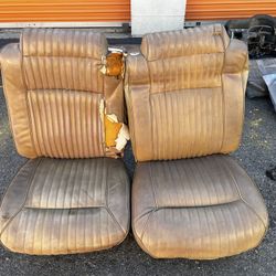 Olds Cutlass Salon Bucket seats