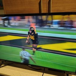 32 Inch Onn tv...With Roku and Remote