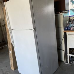 Magic Chef Firgerator /Freezer