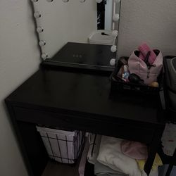 Vanity desk and mirror