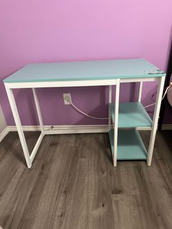 Computer table