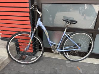 Diamondback Vital 2 LX Comfort Hybrid Bike – $175 OBO