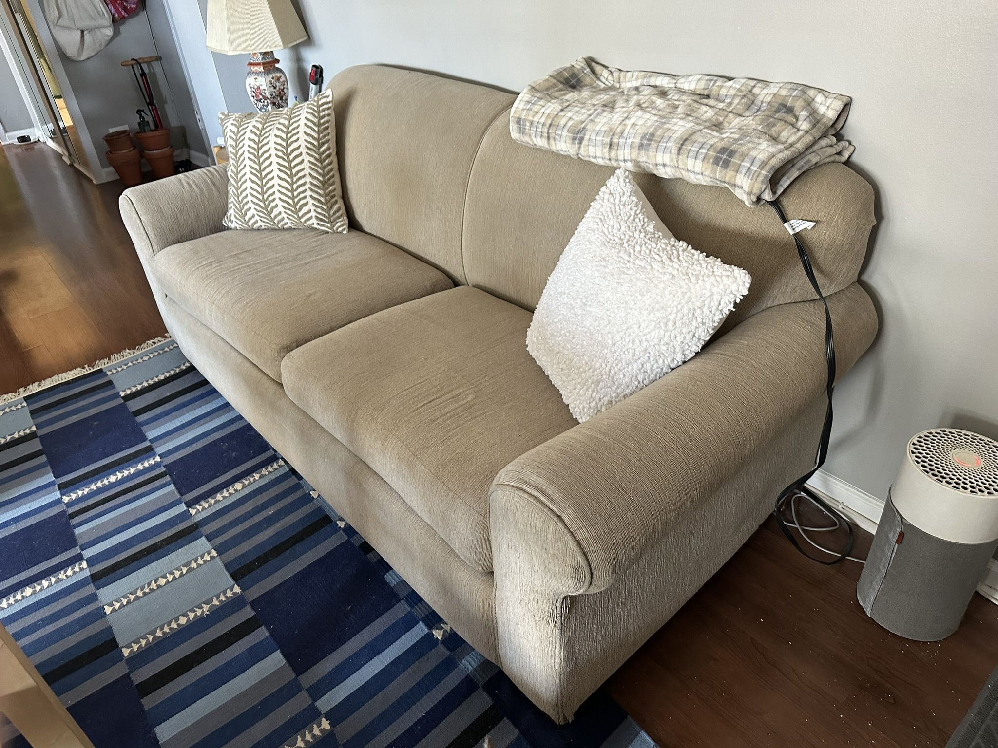 Couch (LaZBoy)
