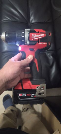 Milwaukee M18 hammer drill