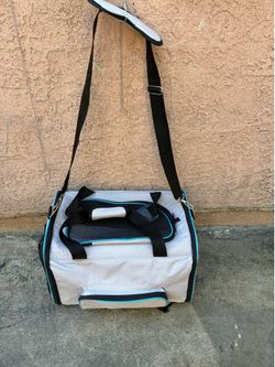 Pet  carrier