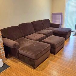 Sofa/ Sectional 
