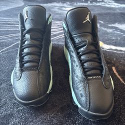 Size 9  Jordan 13s 