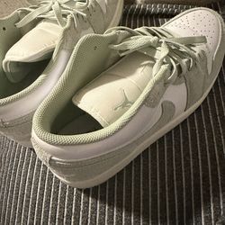 Tennis shoes Nike Jordan white color size 10