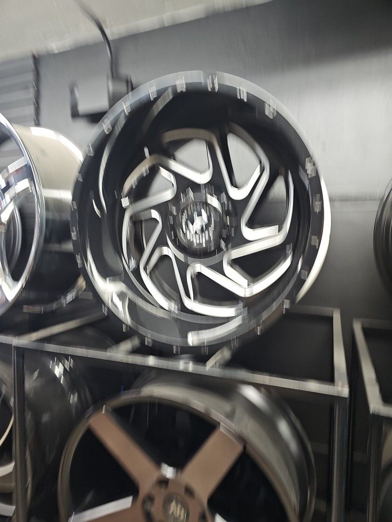 22x12 Motiv Rims 6 Lug 6x139 6x5.5 6x135 On New Tires 33 1250 22 Lt