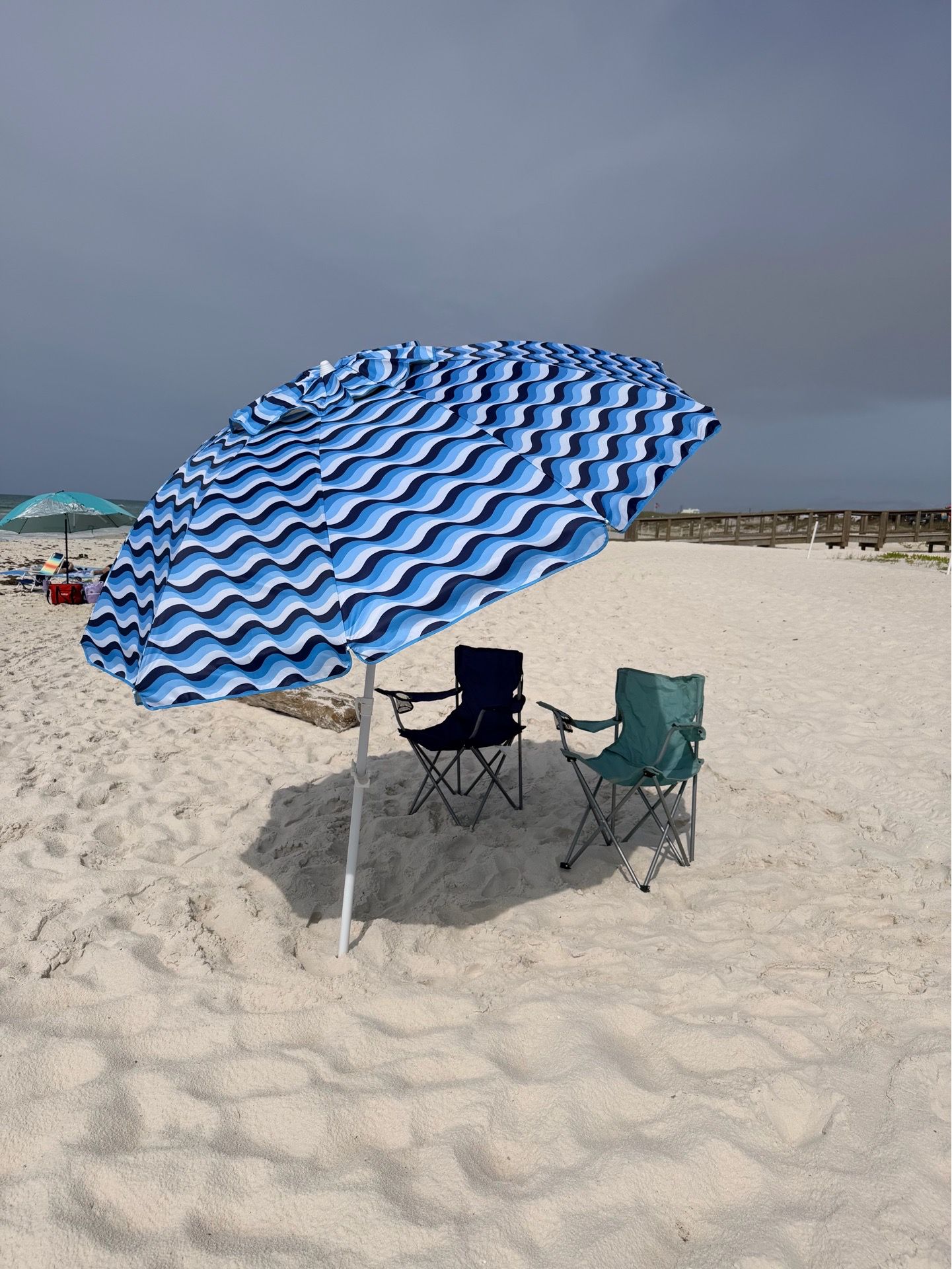 7.5’ round beach umbrella
