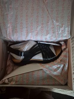 Size 6 black woman sandals
