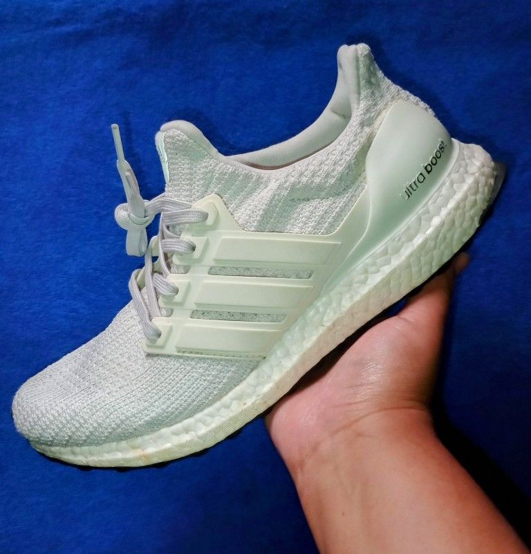 Men's Size 8 Adidas Ultraboost 4.0