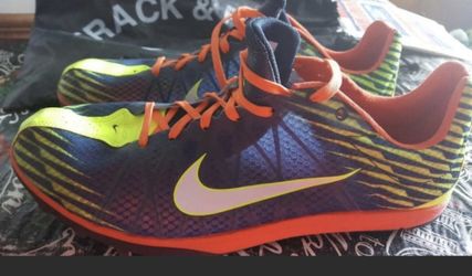Indoor track cleats