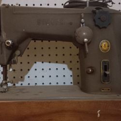Old Singer Sewing Machine That Works