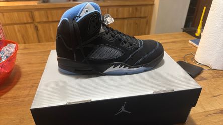Air Jordan 5 Black Carolina