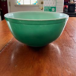 Vintage Green Pyrex Mixing Bowl 2 1/2” Quart 