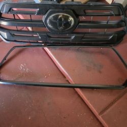 2018 Toyota Tacoma Grill