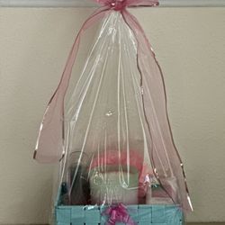 Mother’s Day Basket Pink Lemonade Set With a Candle Gift Basket 