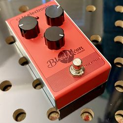 TC Electronic Blood Moon Phaser Pedal – Swirly Goodness! 