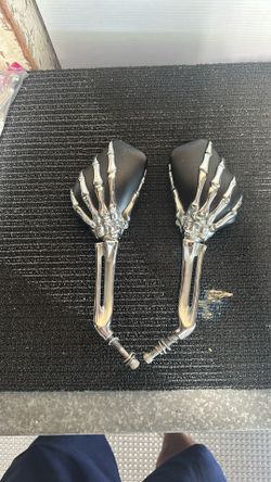 Skull skeleton hand mirrors