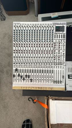 Behringer Eurorack 32-Channel Mixer w/ Power Supply