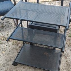 Pre-owned, Small Metal Desk And  Chair $20 Cash Only