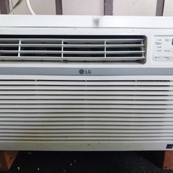AC  L G  12,000 BTU