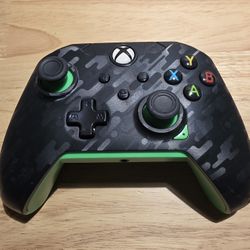 PDP Wired Controller: Neon Carbon - Xbox Series X|S & Xbox One