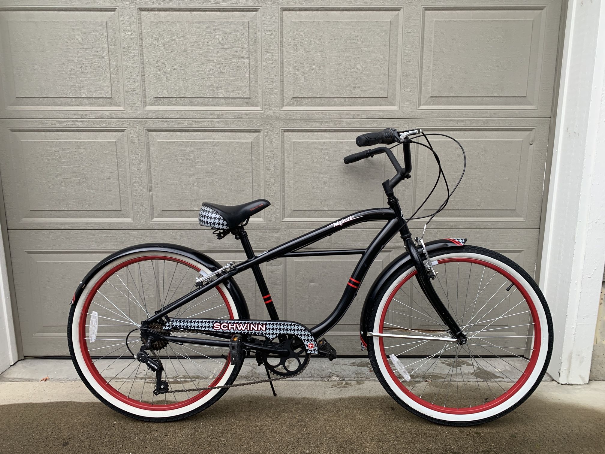 SCHWINN Majestic Cruiser Bike
