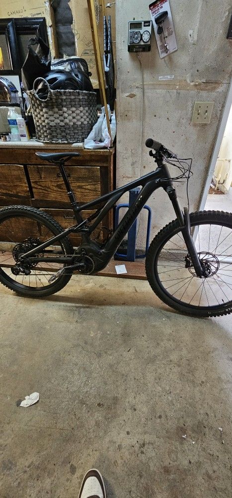 2024 Specialized Full Suspension Mountain Bike.