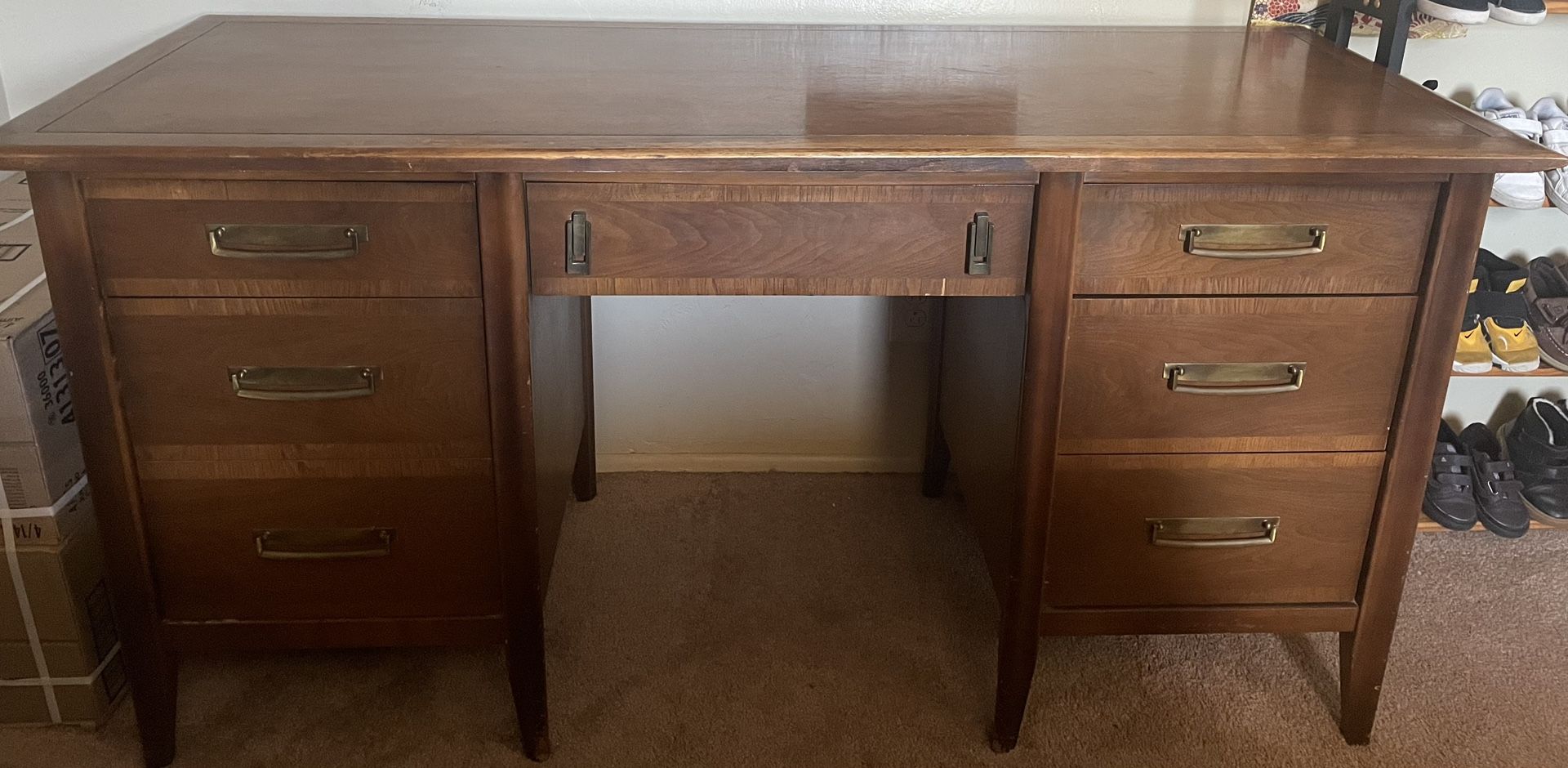 Desk for Sale in Tucson, AZ OfferUp