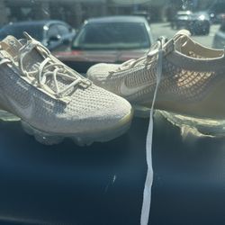 Woman’s Nike Air VaporMax 2021 Flyknit 'Oatmeal'