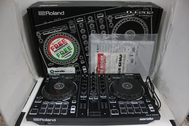 Roland DJ-202 Serato DJ Controller