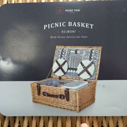 Picnic Time Picnic Basket - Serves 4 People - 21 x 13 x 8 inches
