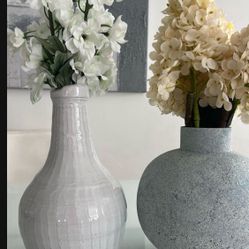 Beautiful Contemporary Vases with Flower Arrangement- New!