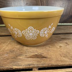 Vintage Pyrex Nesting Bowl Gold Butterfly  #401 