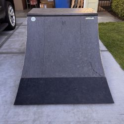 Skate / Scooter 1/4 pipe Ramp w/ Wheels