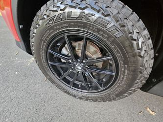 Koing 17" Wheel & Tires