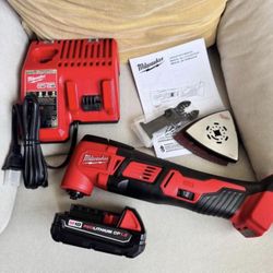 🔥 New Milwaukee M18 Oscillating Multi-Tool Kit with one 1.5 Ah Battery & Charger