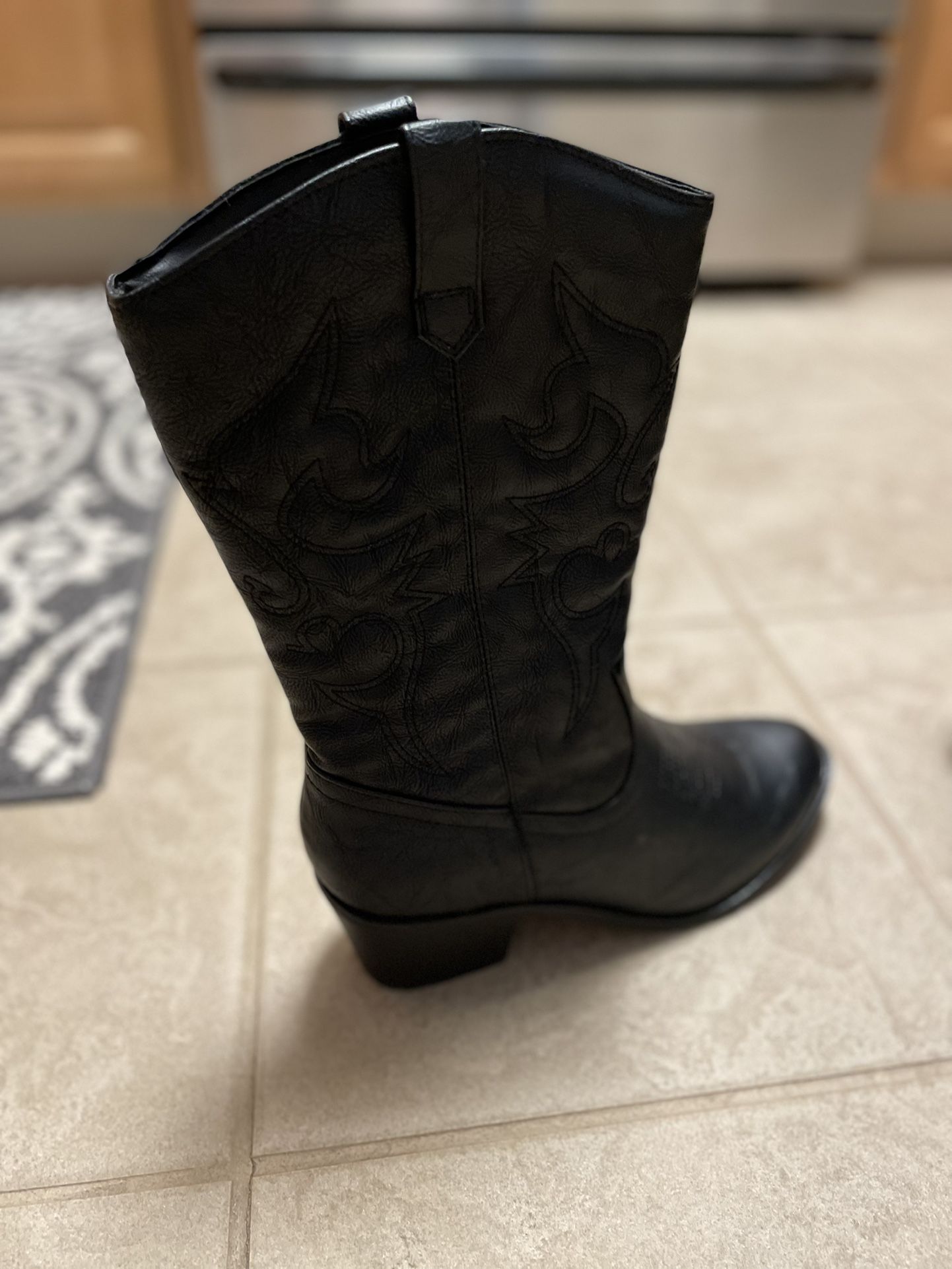 Brand New Size 8 Women’s Cowboy Boots