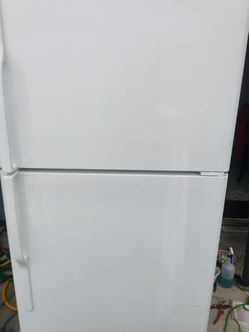White GE refrigerator 250$$$