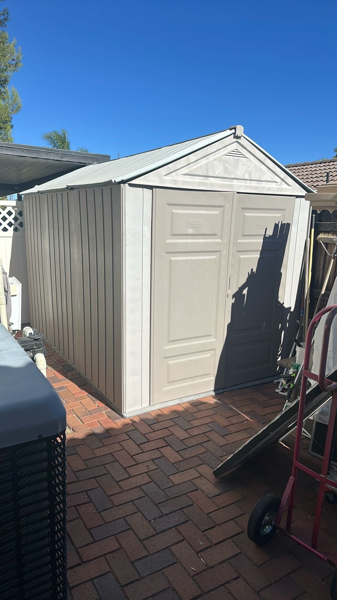 Vinyl shed Rubbermaid 7’ X  11’ 