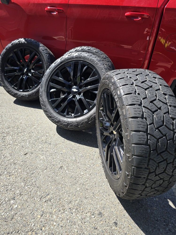 CHEVROLET WHEELS OEM FACTORY SIZE 22" PRICE 1200