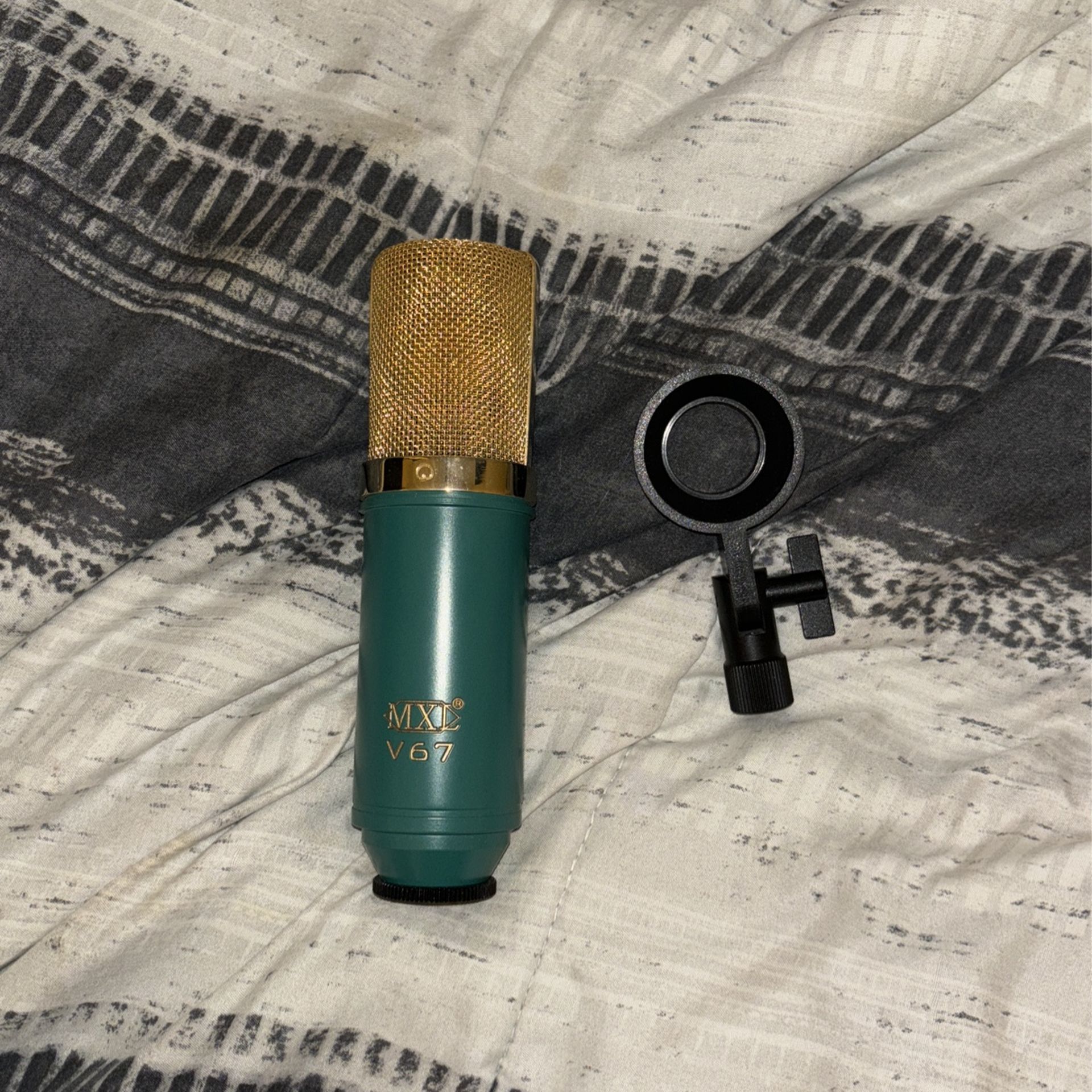 MXL V67G Studio Microphone
