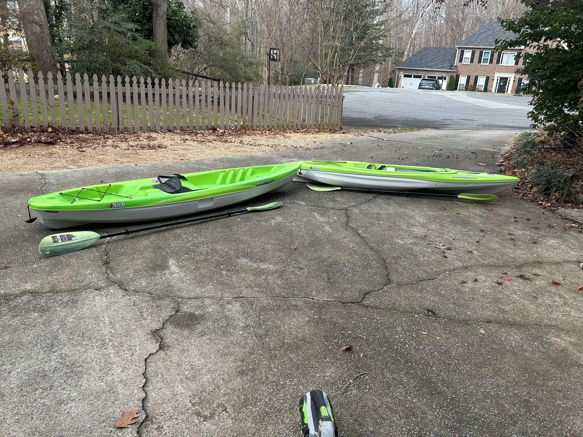 2 Pelican Kayaks – 10 FT – Excellent Condition + Paddles – Great Christmas Gift!