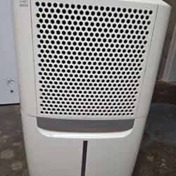 Dehumidifier Frigidaire FAD704DWD