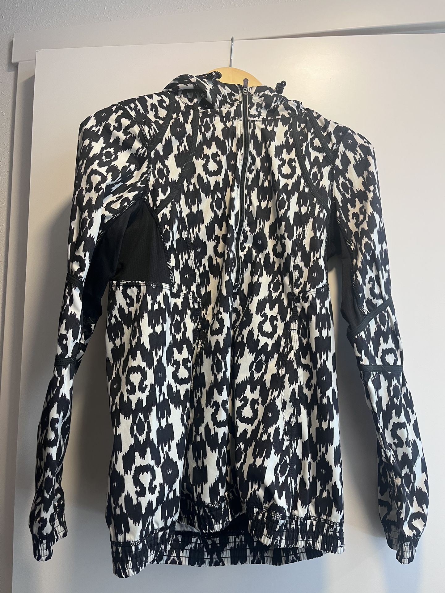 Lulu Lemon Half Zip Windbreaker